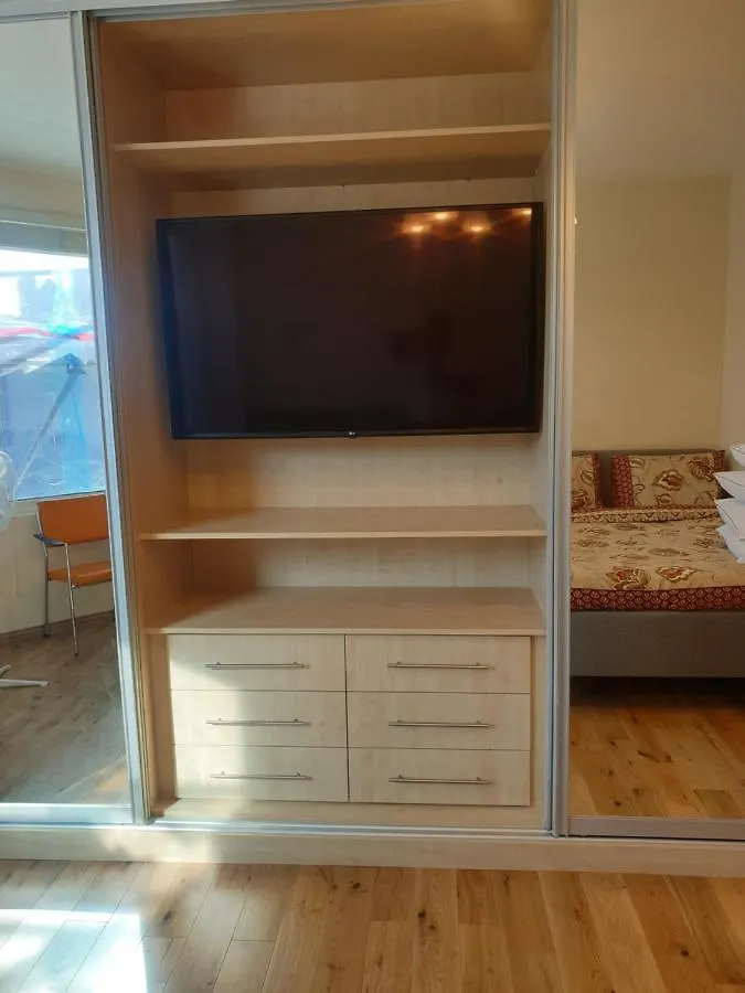 London Luxury Spacious 2 Bedroom Apartment 4 Mins From Ilford Stn. Free Parking 0*,  Reino Unido