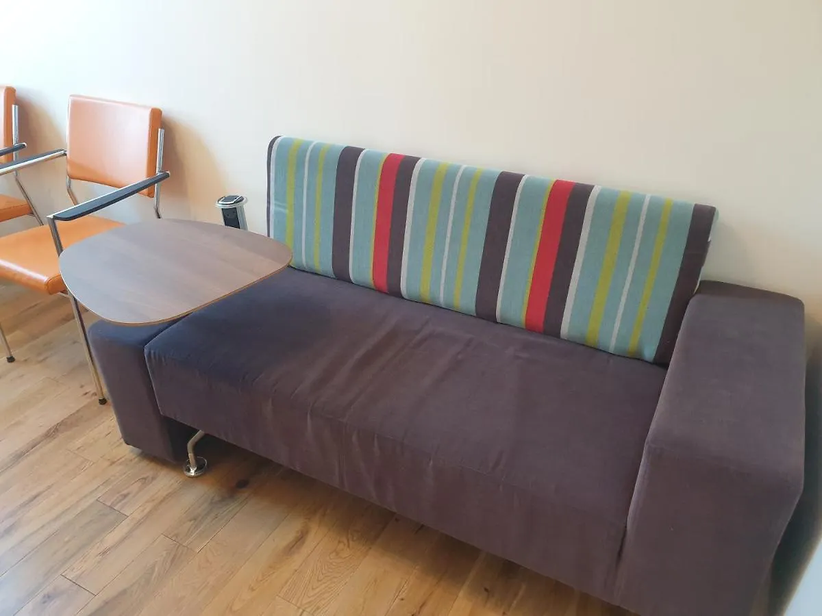 London Luxury Spacious 2 Bedroom Apartment 4 Mins From Ilford Stn. Free Parking